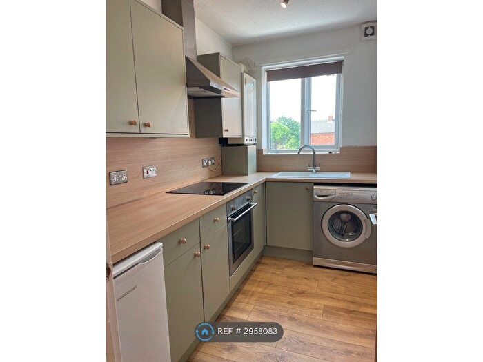 1 Bedroom Flat To Rent In Leyland Road, Southport, PR9