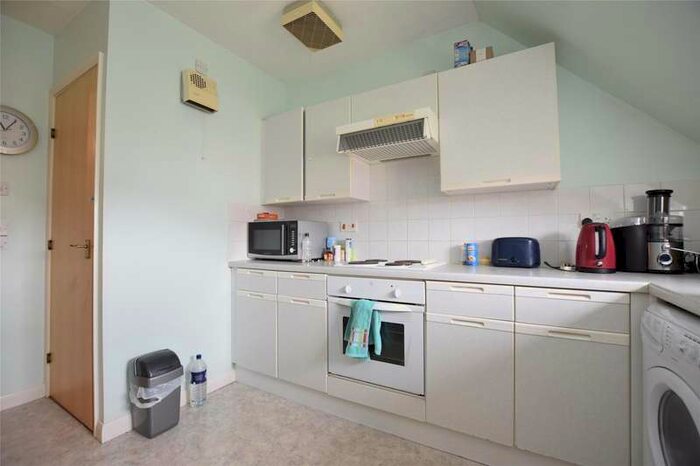 2 Bedroom Flat To Rent In Jackman Close, Abingdon, Oxon, OX14