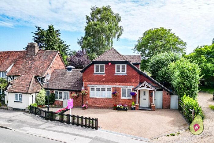 5 Bedroom Detached House For Sale In Eversley Road, Arborfield Cross, RG2