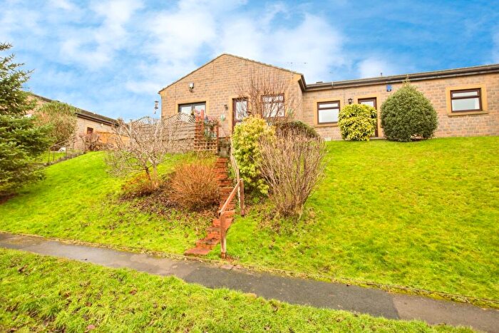 1 Bedroom Bungalow For Sale In Broadway, Bingley, West Yorkshire, BD16