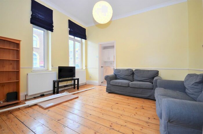 2 Bedroom Flat To Rent In Newburgh Road, London, W3