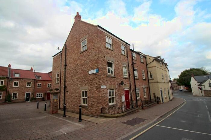 2 Bedroom Flat To Rent In Allhallowgate, Ripon HG4
