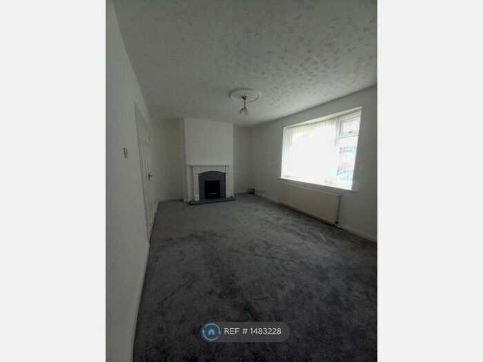 4 Bedroom Semi-Detached House To Rent In Barton Avenue, Hartlepool, TS25