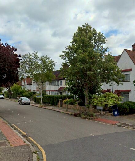 4 Bedroom Apartment To Rent In Strathmore Gardens, Finchley Central, Mill Hill East, Crouch End, London, N3