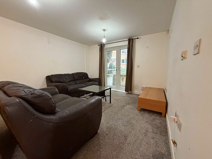 2 Bedroom Flat To Rent In Overstone Court, Cardiff Bay, CF10