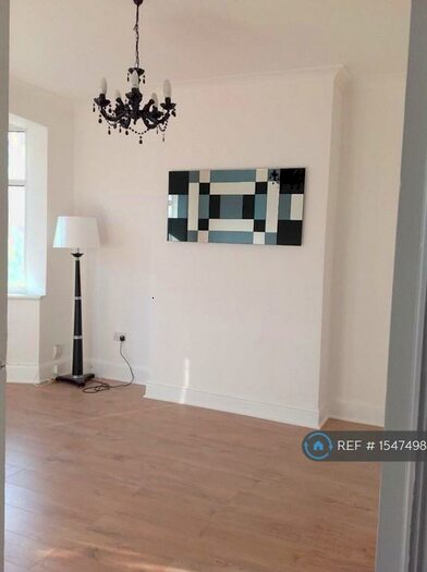 2 Bedroom Flat To Rent In Horns Road, Ilford, IG6