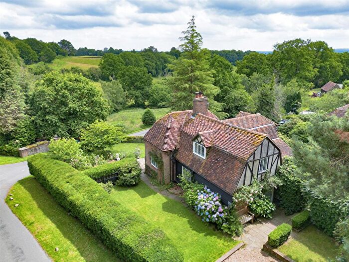 3 Bedroom Detached House For Sale In Chiddingstone Hoath, Edenbridge, TN8