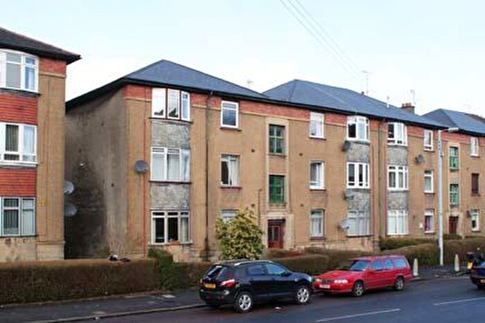 2 Bedroom Flat To Rent In Dorchester Avenue, / Kelvindale, G12