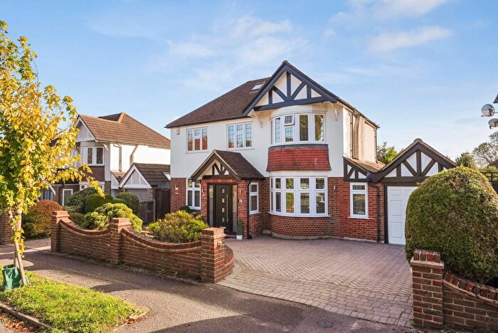 4 Bedroom Detached House For Sale In Warwick Road, Coulsdon, CR5