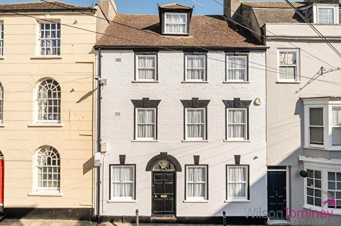 6 Bedroom Terraced House For Sale In East Street, Weymouth, DT4