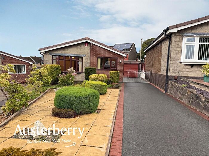 2 Bedroom Detached Bungalow For Sale In Conrad Close, Meir Hay, Stoke-On-Trent, ST3