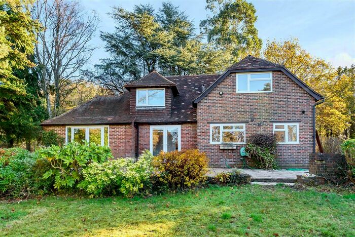 3 Bedroom Detached House To Rent In Blighton Lane, The Sands, Farnham, GU10