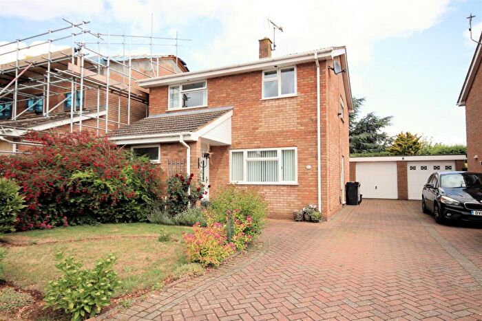 4 Bedroom Detached House For Sale In Byfield Close, Toddington, Dunstable, LU5