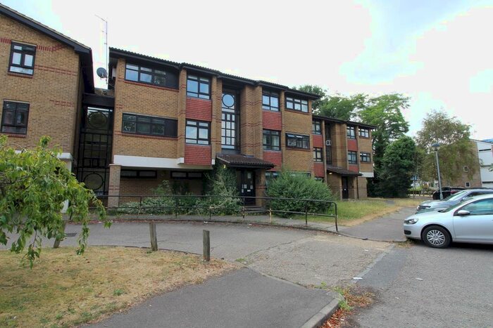 2 Bedroom Flat To Rent In Playford Square, Vincent Road, Luton, LU4