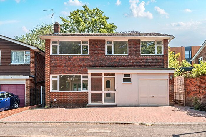 4 Bedroom Detached House For Sale In Cedar Close, Epsom, KT17