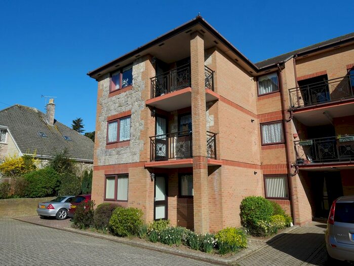 2 Bedroom Flat To Rent In Victoria Avenue, Shanklin, Isle Of Wight., PO37