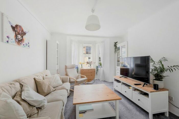 2 Bedroom Flat To Rent In Malden Court, West Barnes Lane, New Malden, KT3