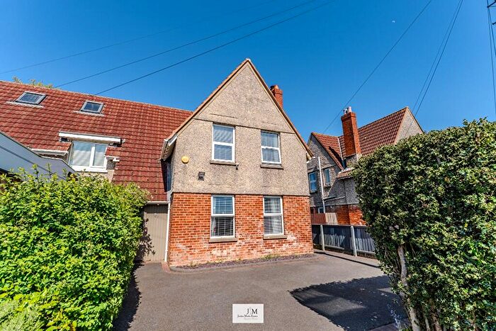 3 Bedroom End Of Terrace House For Sale In Cranleigh Road, Bournemouth, Dorset, BH6