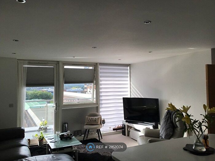3 Bedroom Flat To Rent In Great Western Street, Aylesbury, HP20