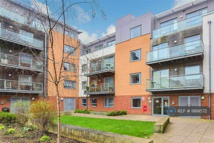 3 Bedroom Flat To Rent In Clover Lodge, Mitcham, CR4