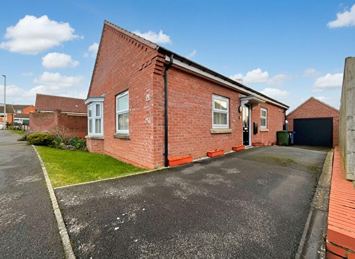 3 Bedroom Detached Bungalow For Sale In South Lea Road, Cayton, YO11