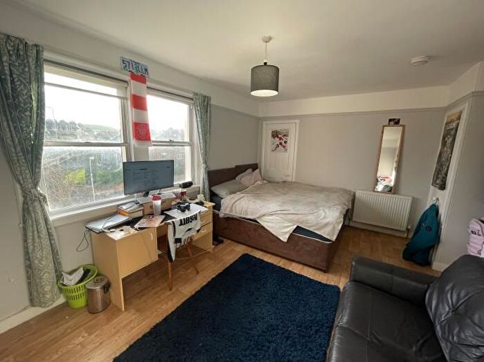 3 Bedroom End Of Terrace House To Rent In Canongate, St. Andrews, KY16