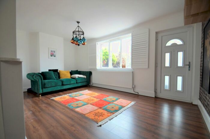 3 Bedroom Semi-Detached House To Rent In Orchard Avenue, Ashford, TW15