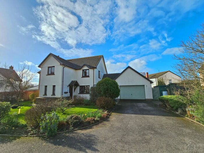 4 Bedroom Detached House For Sale In East Street, Beaworthy, Sheepwash, Devon, EX21