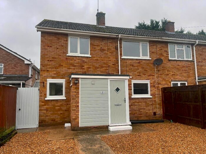 3 Bedroom Semi-Detached House To Rent In Sherwood Avenue, Wisbech, PE13