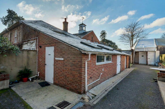 1 Bedroom Bungalow To Rent In Northbrook Estate, Farnham Road, Farnham, Hampshire, GU10