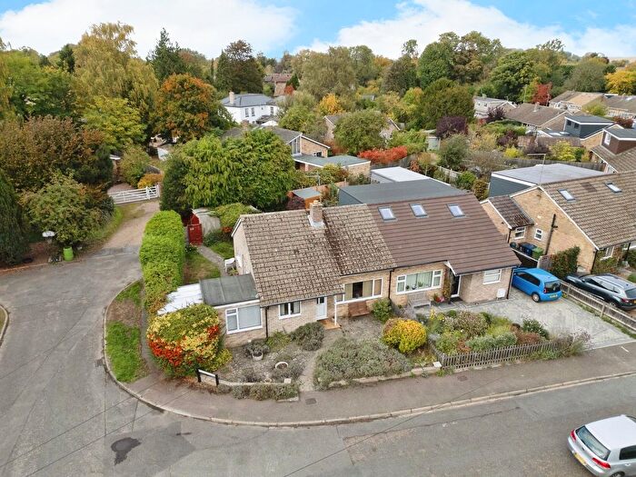 2 Bedroom Bungalow For Sale In Poplar Close, Great Shelford, Cambridge, Cambridgeshire, CB22