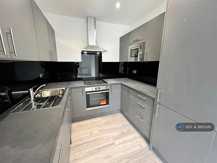 2 Bedroom Flat To Rent In New Eltham, London, SE9