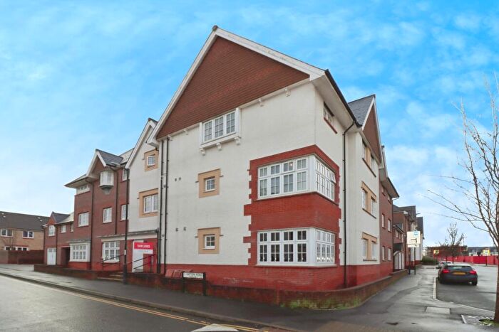 2 Bedroom Flat For Sale In Hatton Road, Cheswick Village, Bristol, BS16
