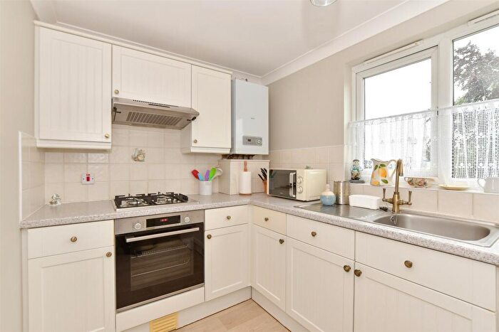 2 Bedroom Apartment For Sale In East Yar Road, Sandown, Isle Of Wight, PO36