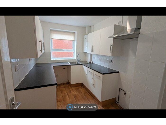 2 Bedroom Flat To Rent In Berkeley Court, Southport, PR9