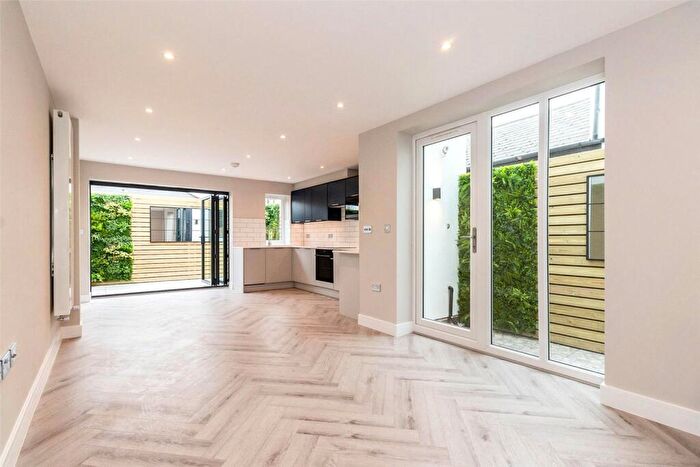 2 Bedroom Apartment To Rent In Victoria Road, Sutton, SM1