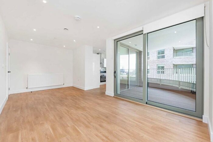 2 Bedroom Flat To Rent In Green Street, Old Oak Common, NW10