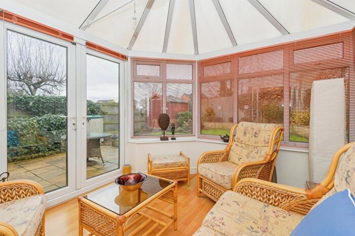4 Bedroom Detached House For Sale In St. Thomas Gardens, Bradley, Huddersfield, HD2