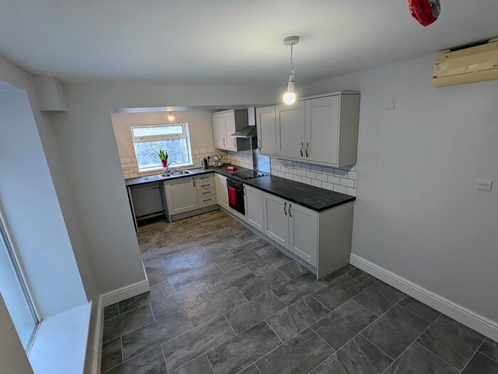 4 Bedroom Property To Rent In The Avenue, Carmarthen, Carmarthenshire, SA31