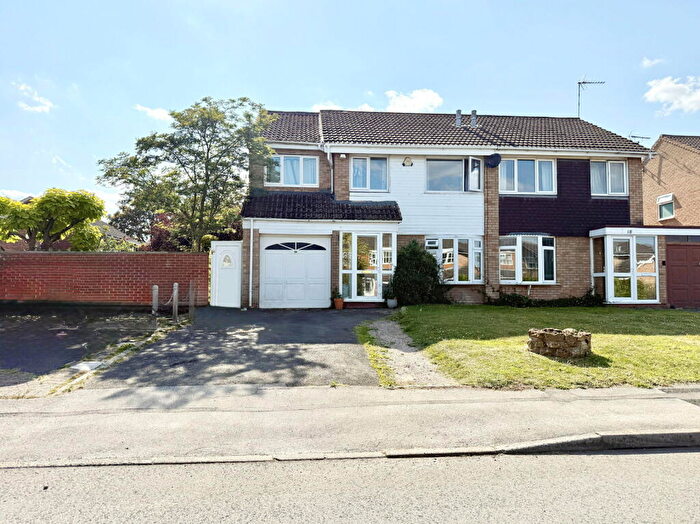 4 Bedroom Semi-Detached House For Sale In Landor Road, Knowle, B93