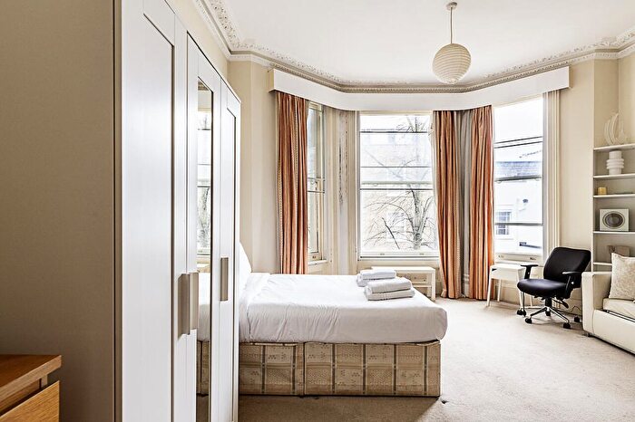Studio To Rent In Pembridge Square, London, W2