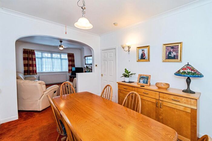 4 Bedroom Detached House For Sale In Burgess Road, Southampton, SO16