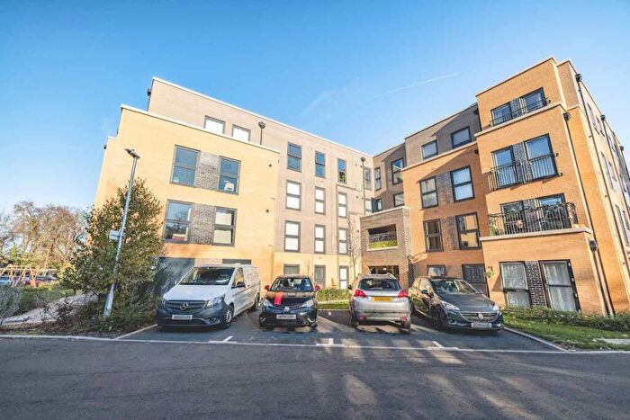 1 Bedroom Flat For Sale In Cornwall Gardens, Taplow, SL6