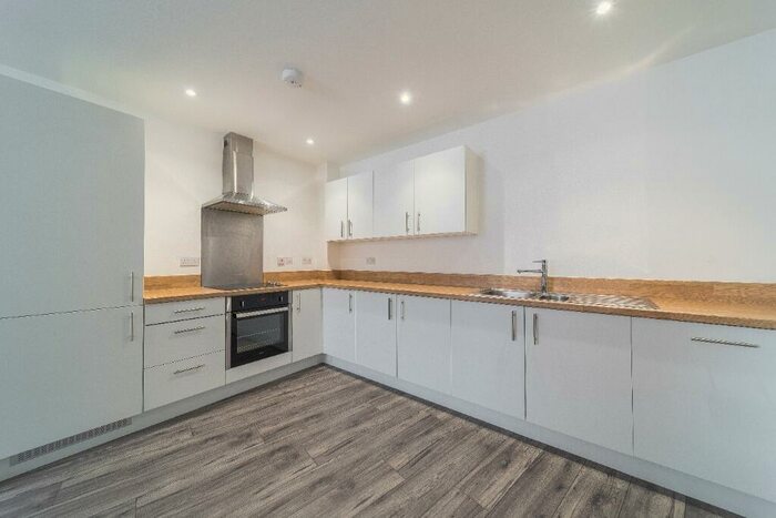 2 Bedroom Apartment To Rent In Queen Street, City Centre, Sheffield, S1