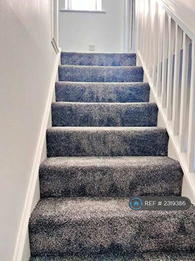 2 Bedroom End Of Terrace House To Rent In Renshaw Close, Luton, LU2