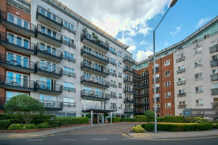 2 Bedroom Flat To Rent In The Royal Quarter, Kingston Upon Thames, KT2