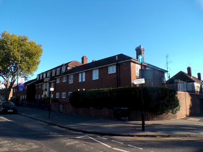 2 Bedroom Flat To Rent In Prince Regent Lane, London, E13