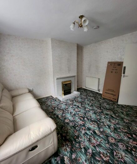 1 Bedroom Flat To Rent In One Bedroom Flat, Glade Court, The Glade, Ilford, Greater London, IG5