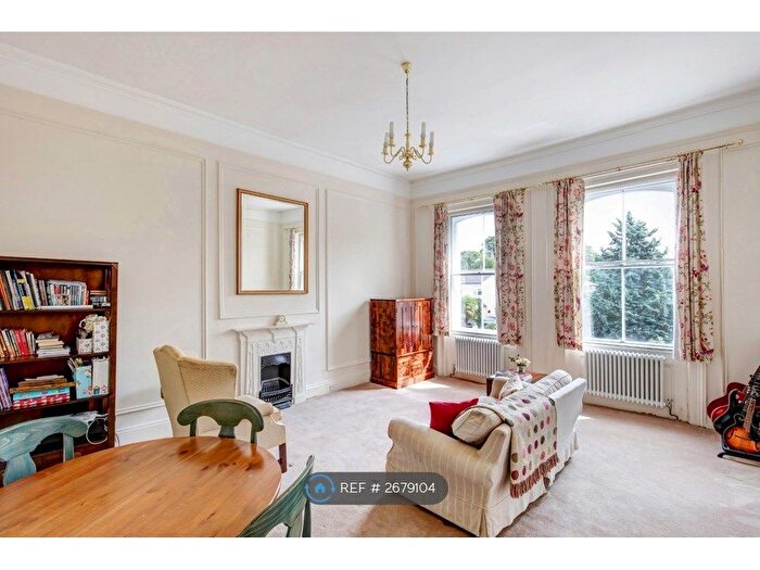 2 Bedroom Flat To Rent In Ardenhurst, Bickley, BR1