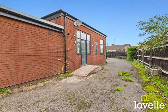 2 Bedroom Bungalow For Sale In Inglemire Lane, Cottingham, East Riding Of Yorkshire, HU16
